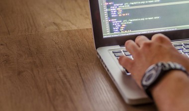IT: co czwarta firma rozważa redukcje etatów