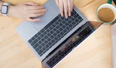 Jak wprowadzić elastyczne godziny pracy w zespole?