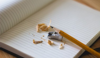 Dlaczego warto kupować artykuły biurowe w internecie?