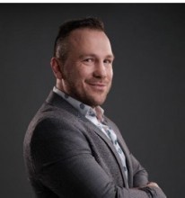 Trener Dawid Droździkowski